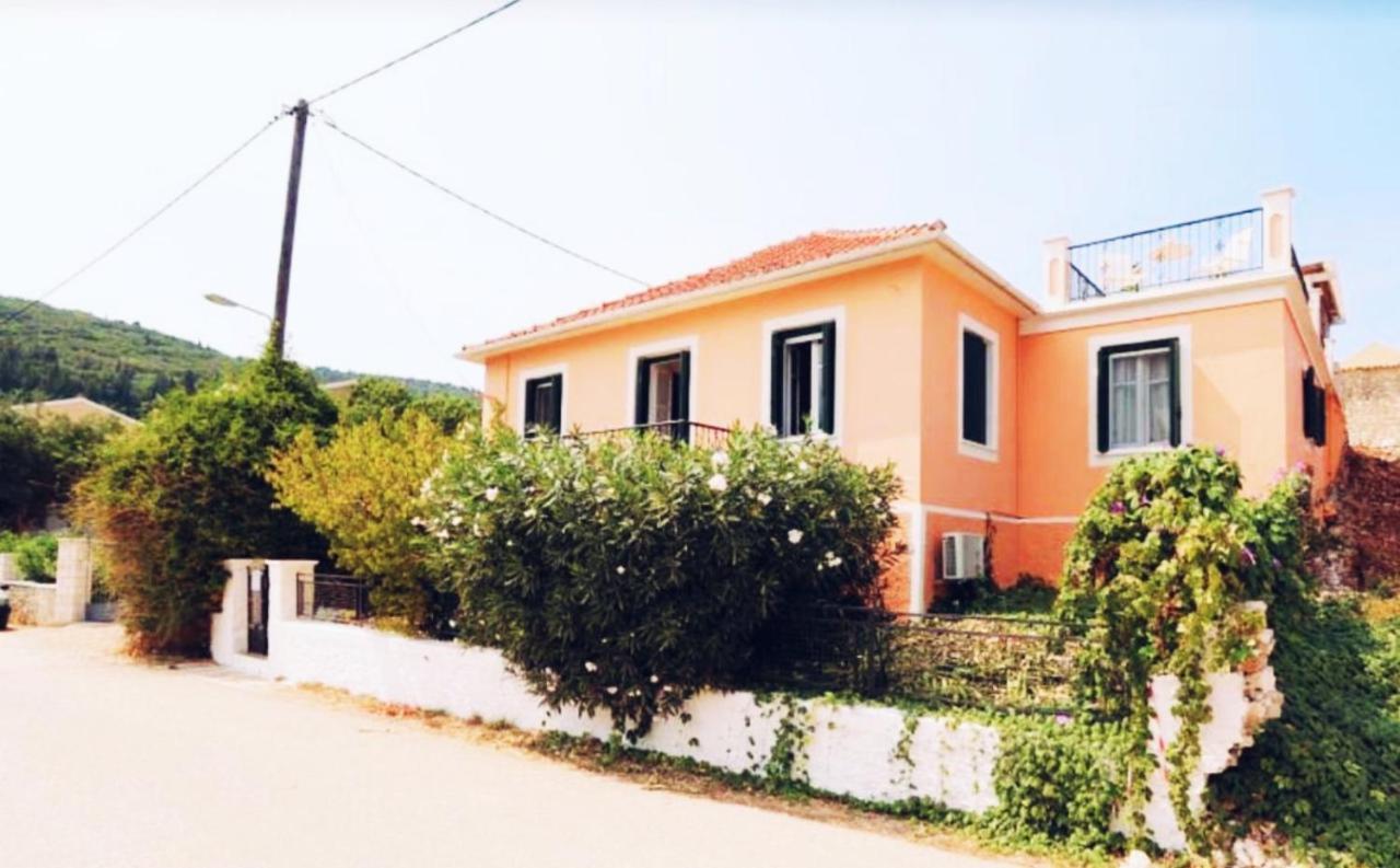 Villa Ireni Waterfont 피스카던 외부 사진