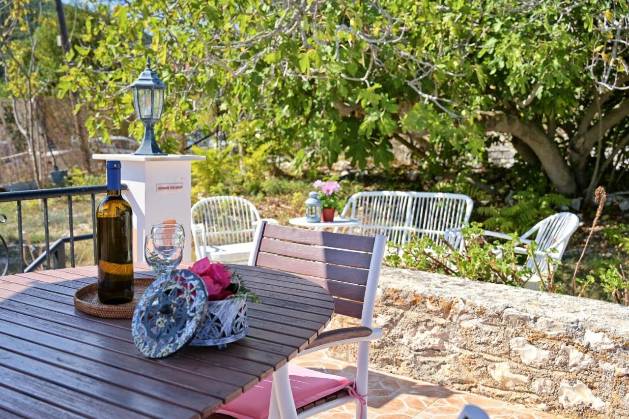 Villa Ireni Waterfont 피스카던 외부 사진